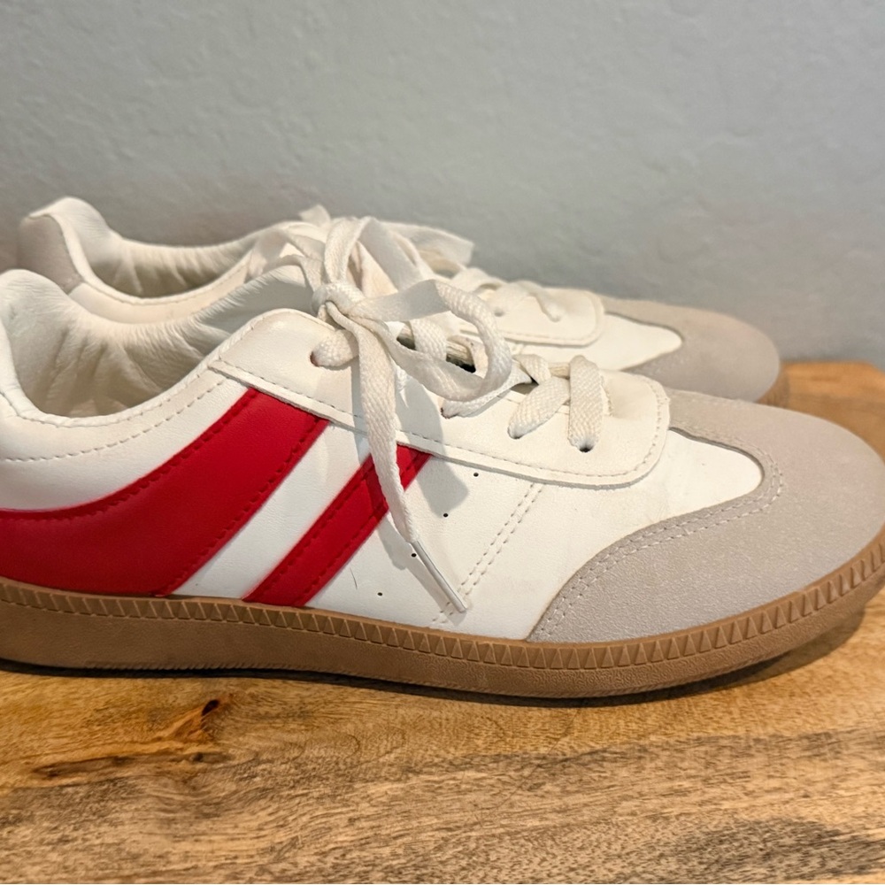 Women’s Retro Sneakers – White/Red/Gum Sole – Size 7.5